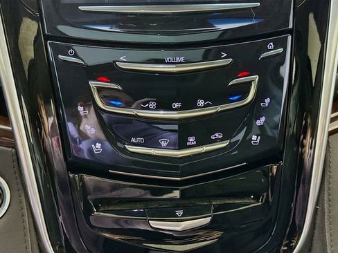 Used 2019 Cadillac Escalade Premium Luxury image 16