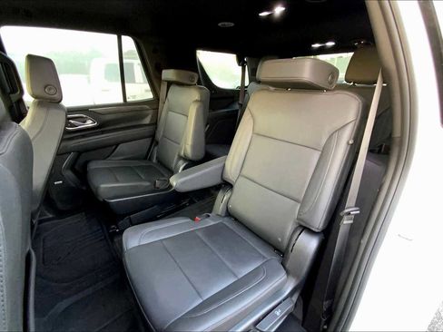 Used 2023 Chevrolet Tahoe Z71 w/ Luxury Package image 18