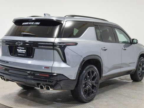 Used 2024 Chevrolet Traverse RS image 11