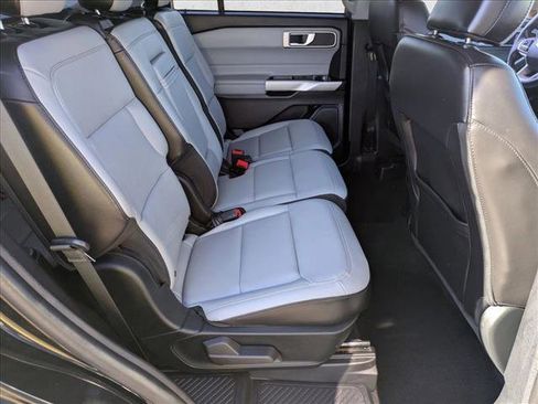 Used 2021 Ford Explorer XLT w/ Equipment Group 202A image 19