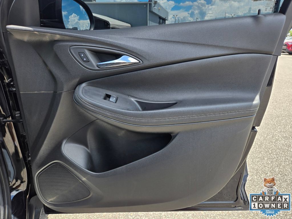 Used 2023 Buick Encore GX Select FWD image 40