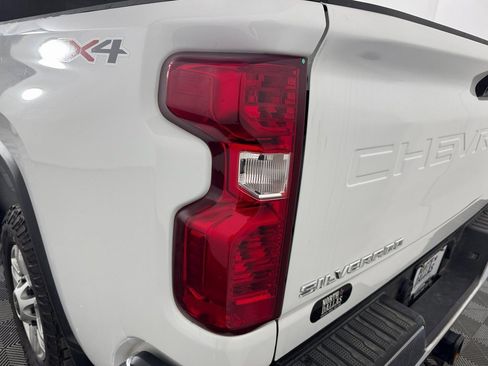 Used 2024 Chevrolet Silverado 2500 LT image 10