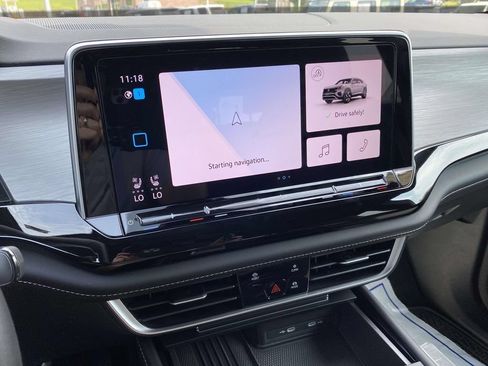 Used 2026 Volkswagen Atlas Cross Sport SE AWD/4WD image 19