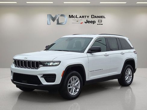 New 2026 Jeep Grand Cherokee Laredo X AWD/4WD image 2