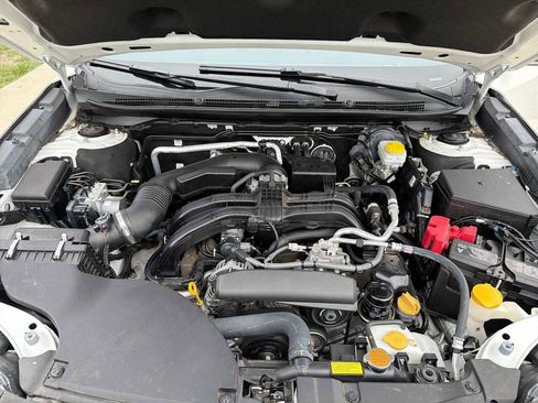 Used 2024 Subaru Outback Premium AWD/4WD image 11