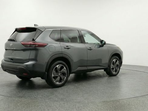 Used 2025 Nissan Rogue SV AWD/4WD image 9