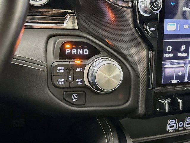 Used 2025 RAM 1500 Limited AWD/4WD image 16