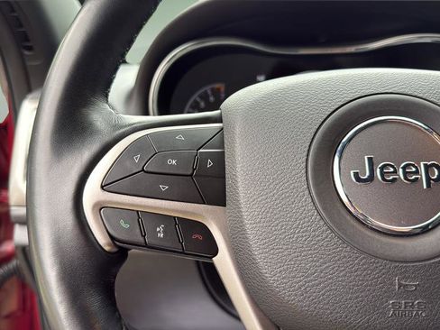 Used 2021 Jeep Grand Cherokee Laredo X AWD/4WD image 22