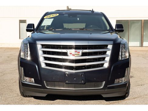 Used 2019 Cadillac Escalade Luxury AWD/4WD image 3