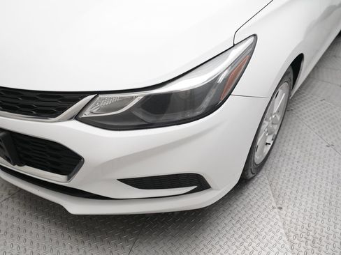 Used 2017 Chevrolet Cruze LT w/ Convenience Package FWD image 22