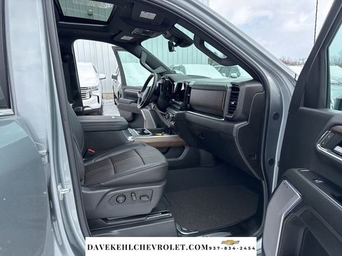 Used 2024 Chevrolet Silverado 3500 High Country w/ High Country Premium Package image 28