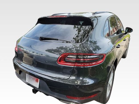 Used 2017 Porsche Macan image 4