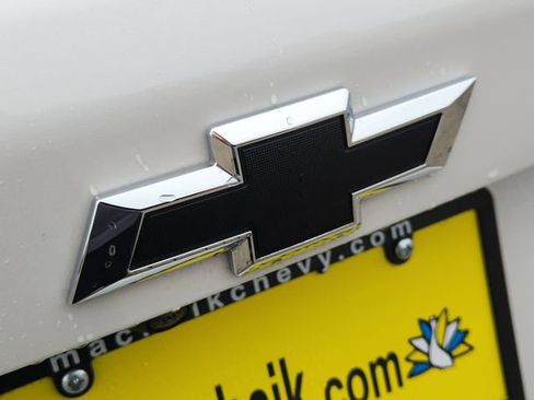 Used 2025 Chevrolet Equinox RS w/ Safety and Technology Package FWD image 31