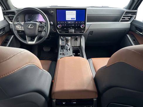 Certified 2024 Lexus GX 550 w/ Accessory Package (Z1) AWD/4WD image 17