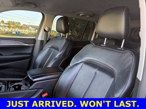 Used 2022 Jeep Grand Cherokee L Limited image 19