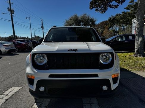 Used 2023 Jeep Renegade Altitude image 3
