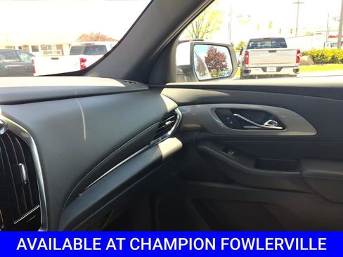 Used 2023 Chevrolet Traverse LT FWD image 26