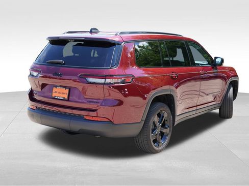 Certified 2025 Jeep Grand Cherokee L Limited w/ Luxury Tech Group II AWD/4WD image 5