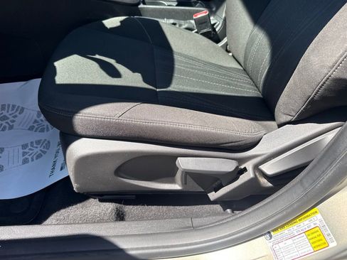 Used 2015 Ford Focus SE w/ SE Sport Package FWD image 5