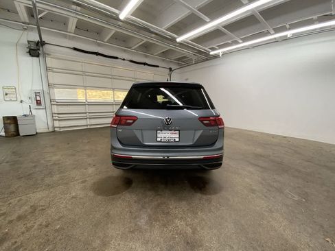 Used 2022 Volkswagen Tiguan SE image 5