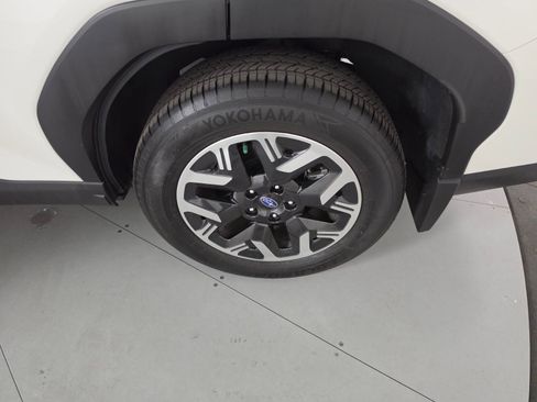 Certified 2025 Subaru Forester Premium AWD/4WD image 10