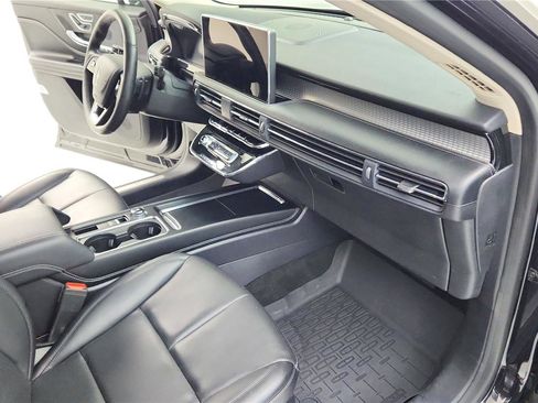 Used 2023 Lincoln Corsair AWD w/ Equipment Group 101A image 31