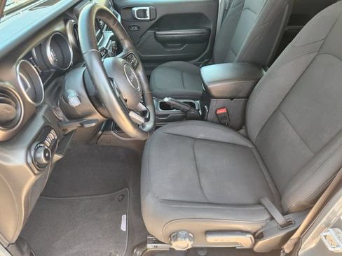 Used 2018 Jeep Wrangler Unlimited Sport S AWD/4WD image 13
