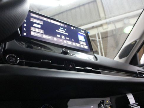 New 2026 Mitsubishi Outlander SE FWD image 12