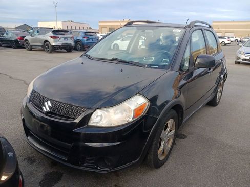 Used 2012 Suzuki SX4 AWD Hatchback image 2