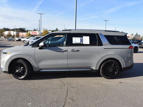 Used 2022 Kia Carnival SX image 6