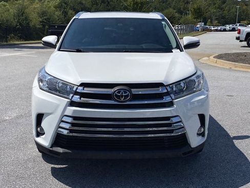 Used 2019 Toyota Highlander Limited Platinum image 2