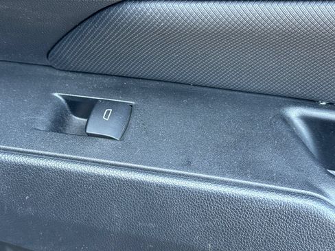 Used 2024 Chevrolet Equinox EV RS FWD image 22