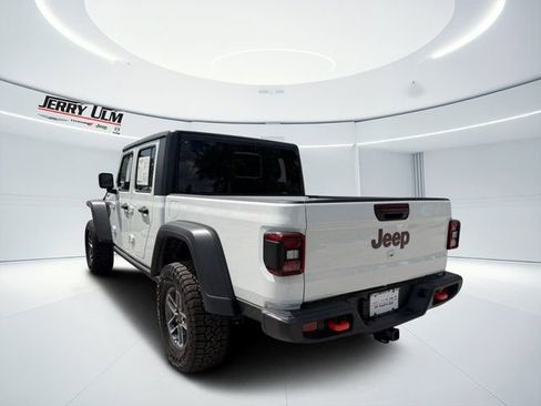 Used 2025 Jeep Gladiator Mojave w/ Convenience Group image 4