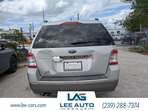 Used 2008 Ford Taurus X SEL image 4