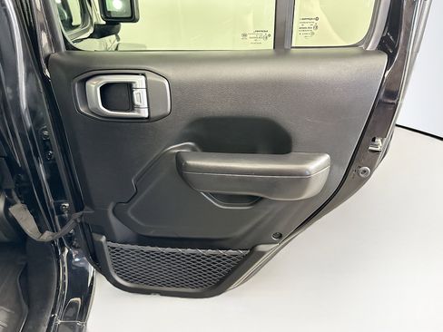 Used 2019 Jeep Wrangler Unlimited Sport S image 28
