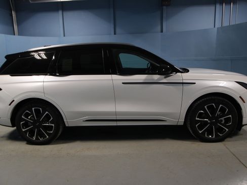 New 2026 Lincoln Nautilus Reserve image 30