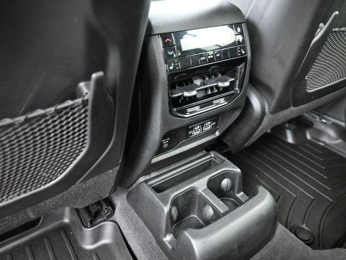 Used 2022 Jeep Grand Cherokee L Limited image 10