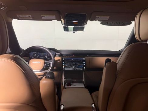 Used 2025 Land Rover Range Rover Long Wheelbase SE image 38