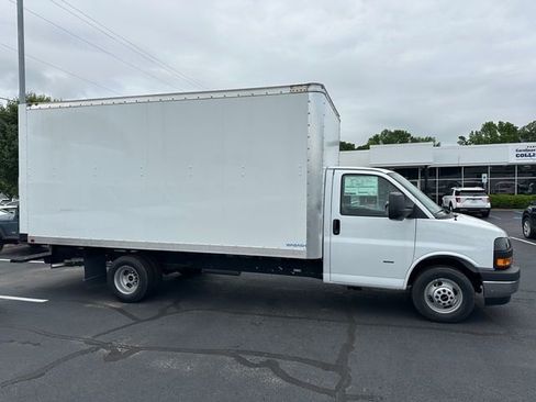 New 2024 GMC Savana 3500 Extended w/ Power Convenience Package image 10