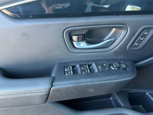Used 2025 Honda Pilot EX-L image 11