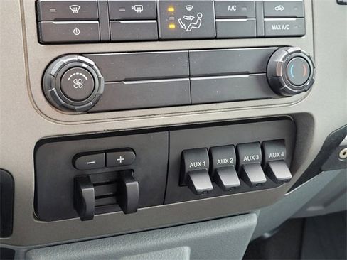 Used 2016 Ford F250 XLT w/ XLT Premium Package image 22