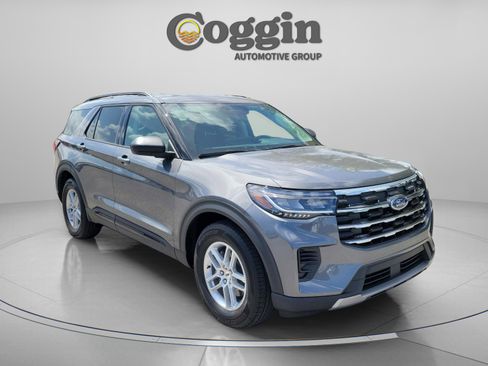 New 2026 Ford Explorer Active image 4