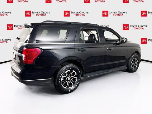 Used 2024 Ford Expedition XLT image 5