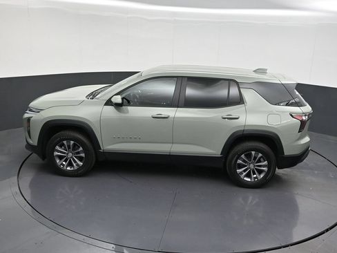 Used 2025 Chevrolet Equinox LT FWD image 16