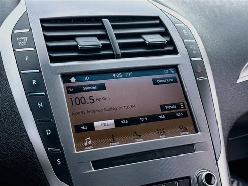 Used 2019 Lincoln MKZ Premiere AWD/4WD image 16