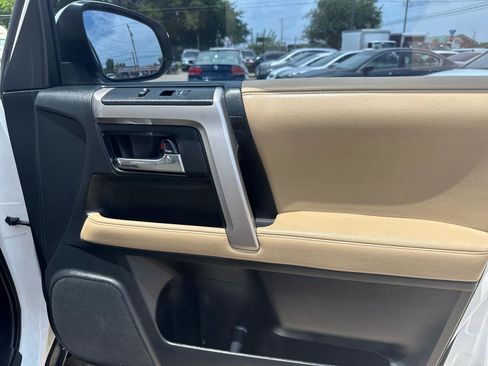 Used 2015 Toyota 4Runner SR5 Premium AWD/4WD image 17