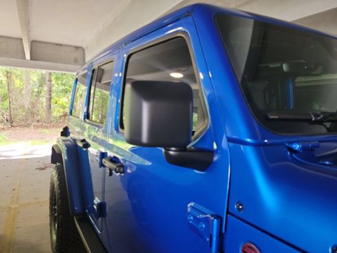 Used 2025 Jeep Wrangler Unlimited Rubicon AWD/4WD image 10