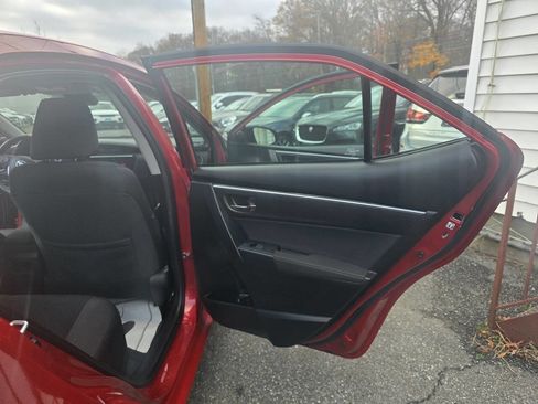 Used 2018 Toyota Corolla LE image 27