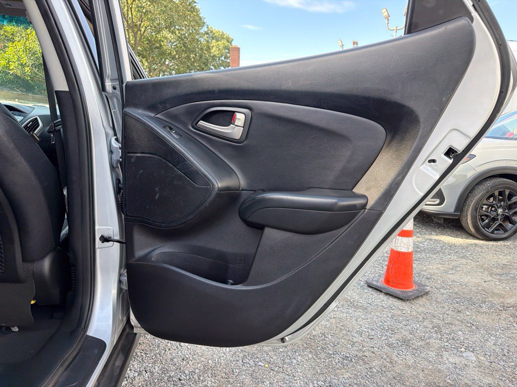 Used 2012 Hyundai Tucson GLS AWD/4WD image 25