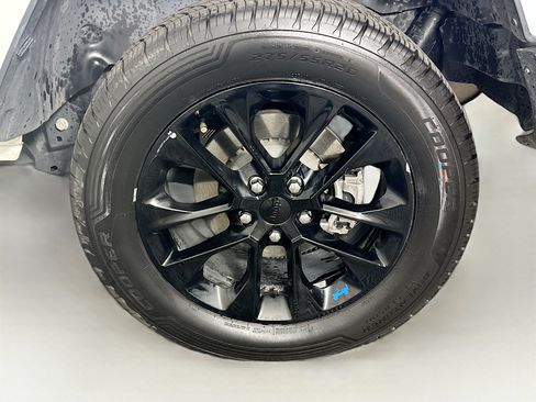 Used 2023 Jeep Wrangler Unlimited Sahara AWD/4WD image 11